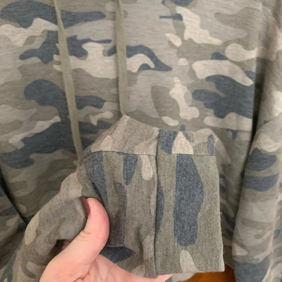 Mikey & Joey Cropped Camo Hoodie - Picture 3 of 5